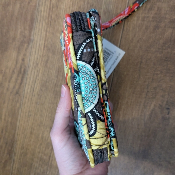 NWT Vera Bradley Wristlet In Flower Shower Floral Print - Picture 5 of 6